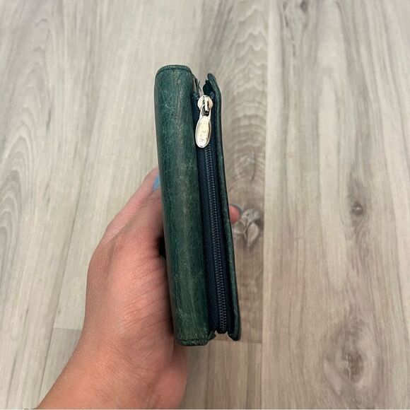 Furla Green Soft Leather Fold Out Wallet with Zippered Coin Pocket - Picture 4 of 9
